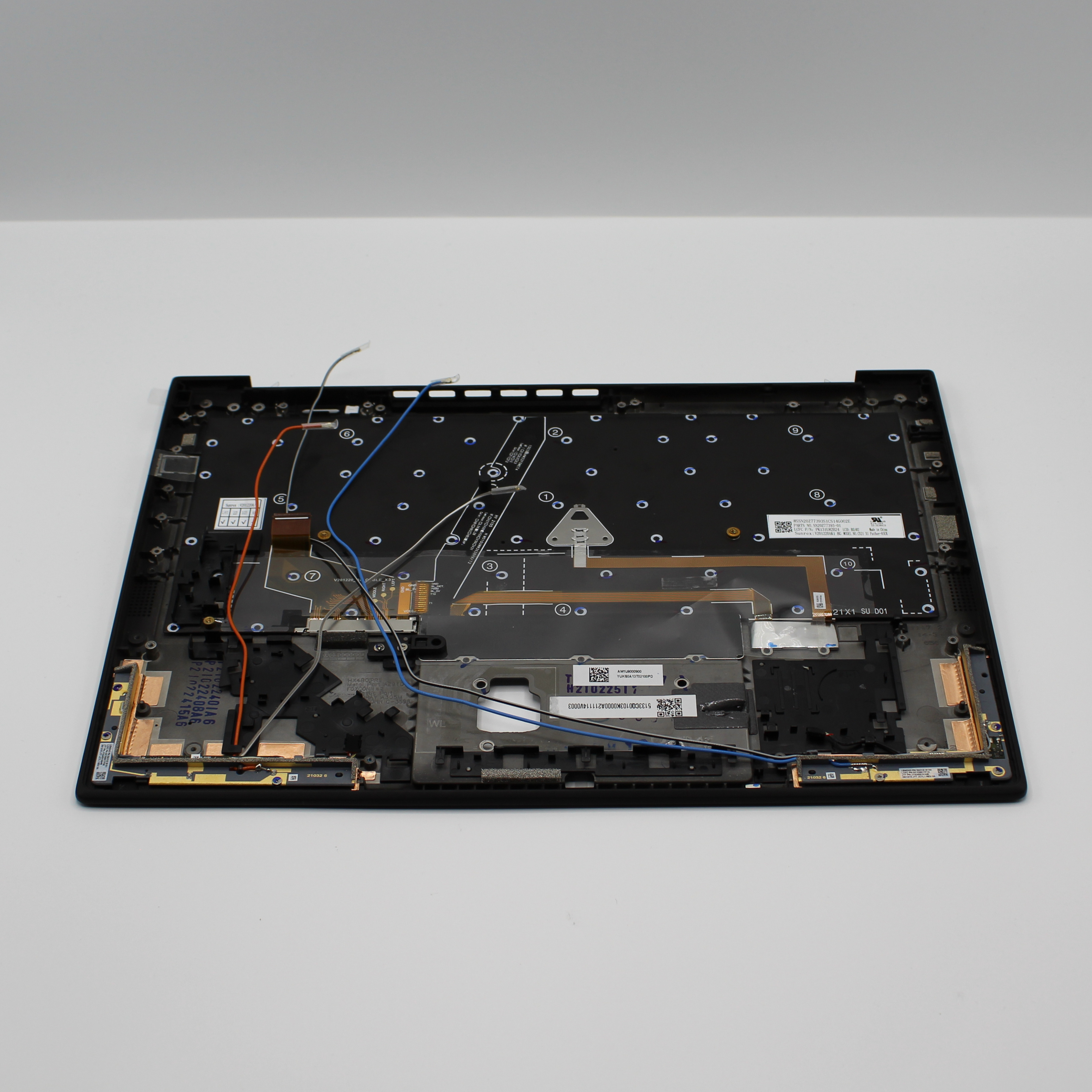 Lenovo ThinkPad X1 Carbon Gen 9 Palmrest w/ BL Keyboard 5M11C53339